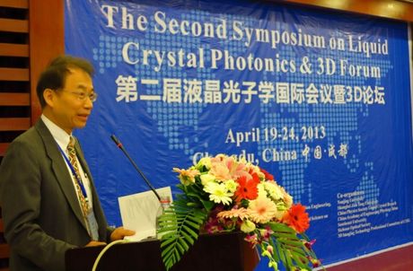 大会主席、美国中佛罗里达大学Shin-Tson Wu教授致辞